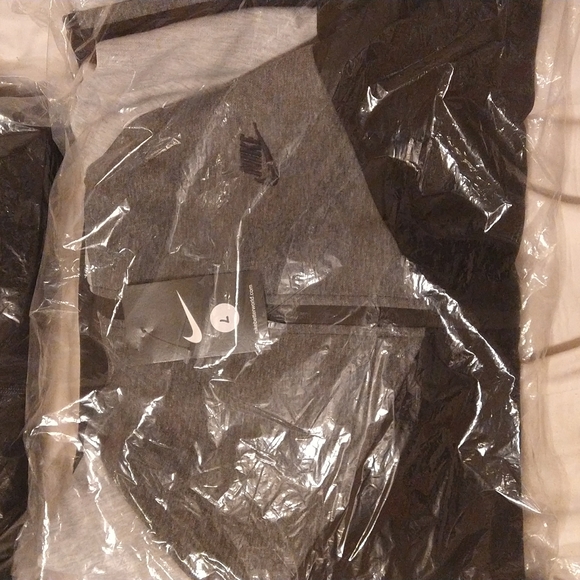 Nike jogger Suit - Picture 1 of 7